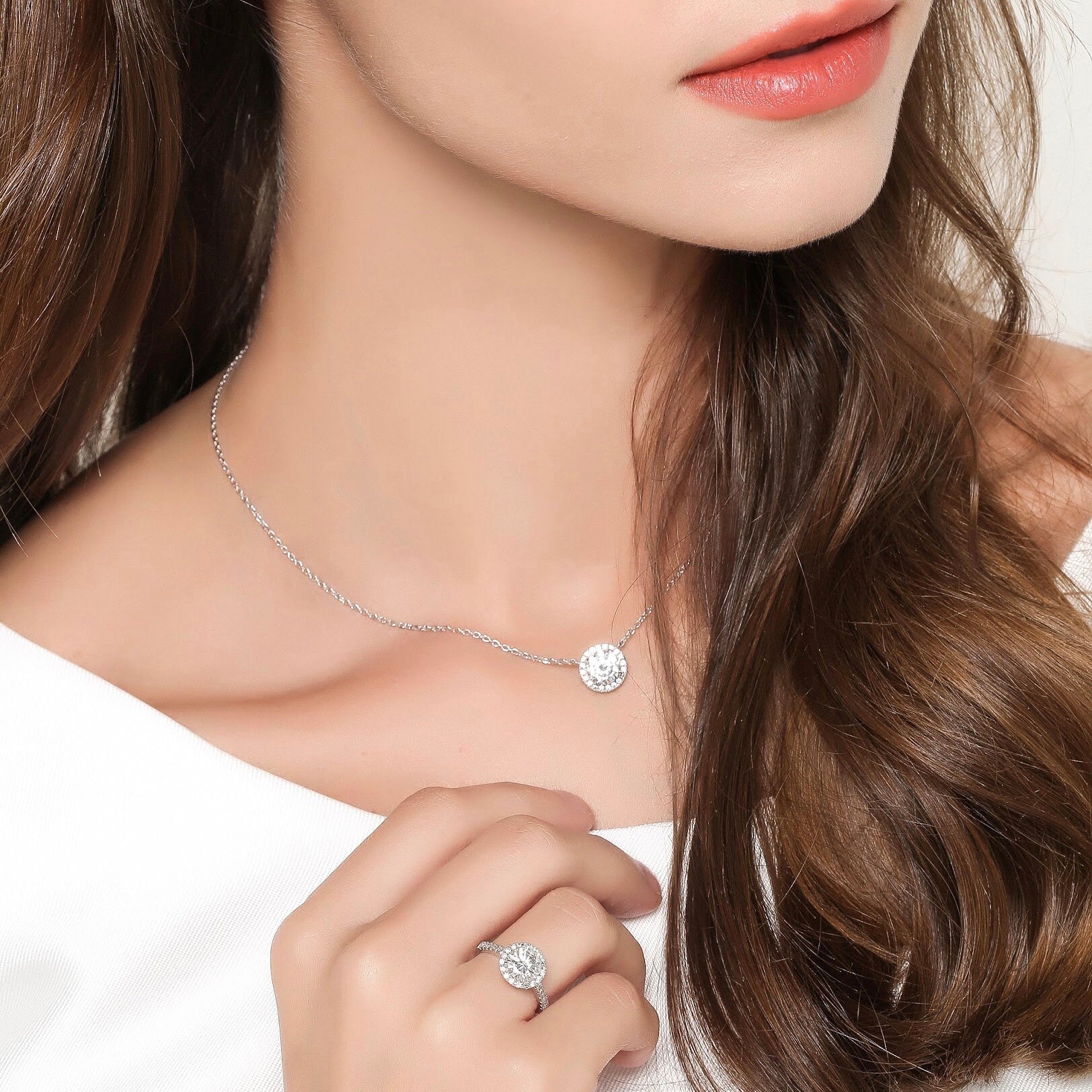 4個まで郵便OK ヘイローソリティアダイヤモンドネックレス - 通販